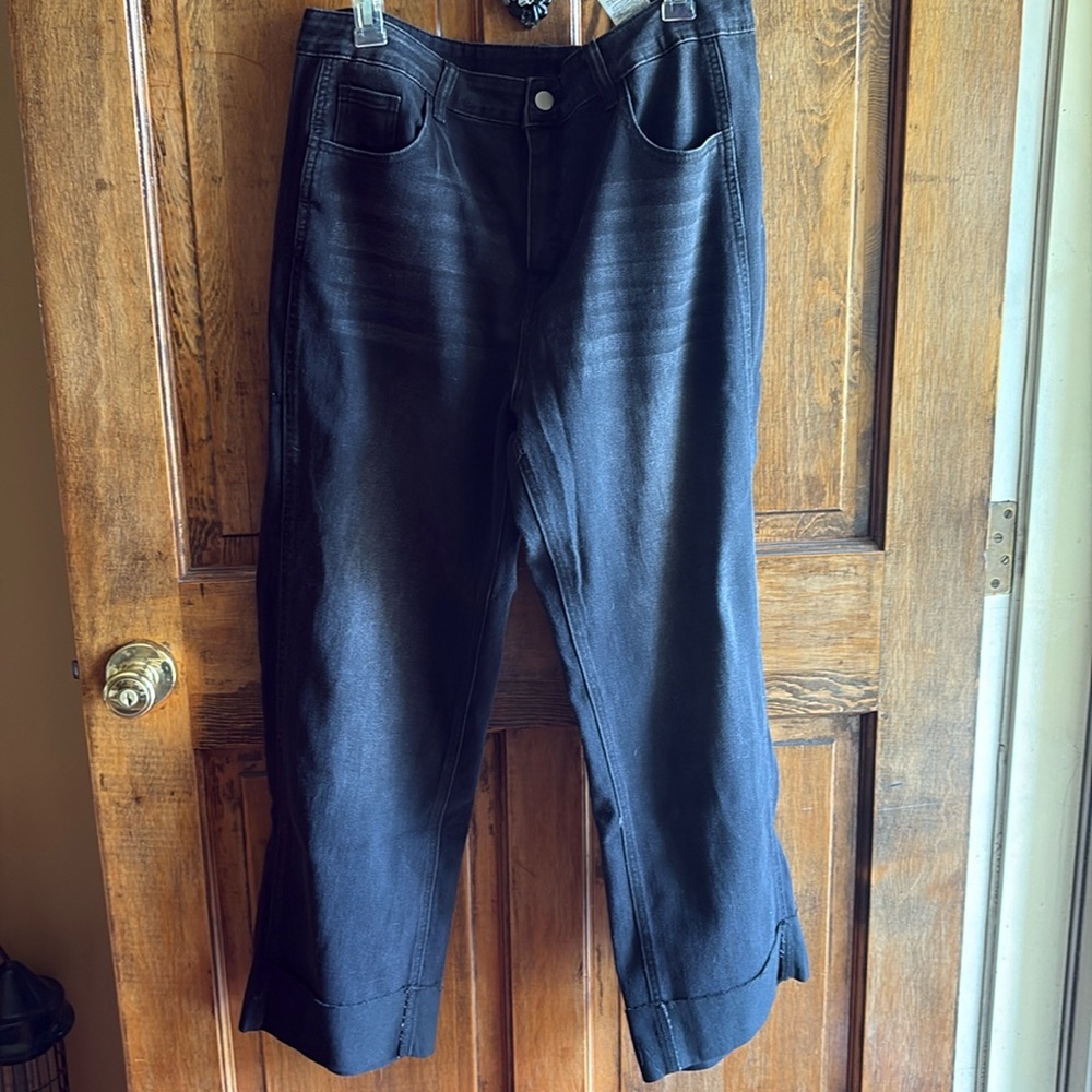 Black jeans with 3” cuff. Size XXL (see measurements) comparable to 16w-18w